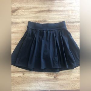 Lululemon Tennis or Golf skirt in Black, Size 2